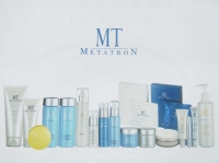 当店の大人気商品☆　ＭＴ（メタトロン）化粧品キャンペーン中！
ただいまＭＴ化粧品を購入の方限定でフェイシャルコースをおつけしております♪
ＭＴ化粧品 4つの肌別コース”　①リフトケア（リフトアップ、弾力アップ、しみ・たるみのケア　②ホワイトケア（しみ・そばかすをなくし透明感のある肌へ）　③ポアレスケア（目立つ毛穴のケア）　④センシティブケア（敏感肌・極度の乾燥のケア）　　詳しくは06-6292-8900まで